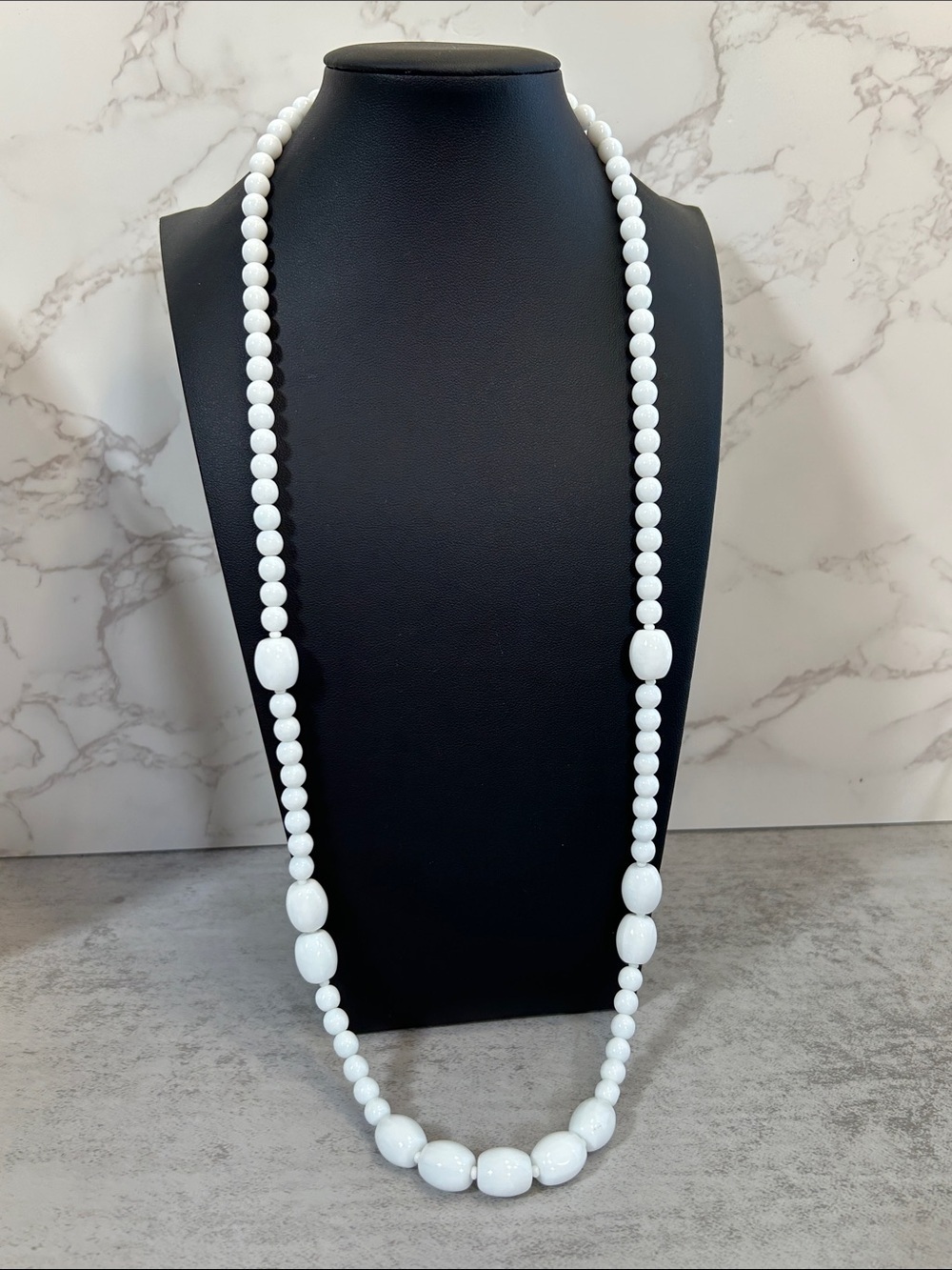Gorgeous Vintage Milk Glass Necklace - Women Jewelry